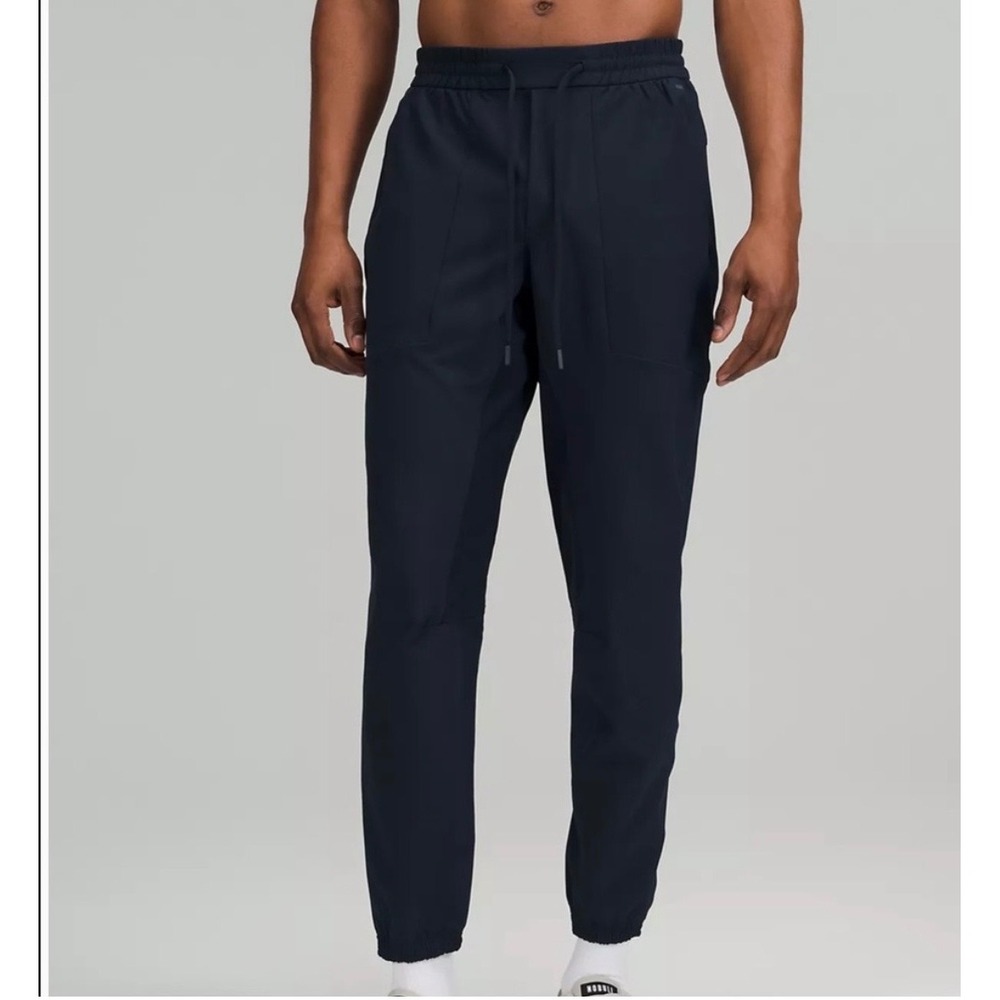 Lululemon Men's License to Train Textured Jogger Regular Size Medium  Blue
